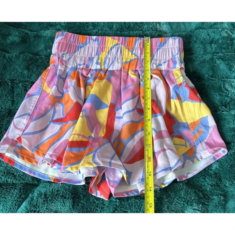 Charming Charlie‎ Women Size Small Contrast Print Elastic High Waist Shorts